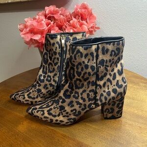 Steve Madden size 7 Leopard Pattern Ankle Booties, never worn, block heel 2.5”